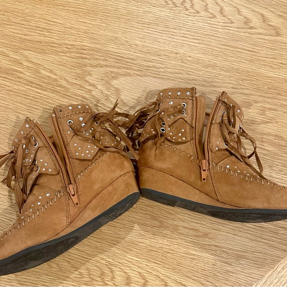 Justice Brown Fringe and Rhinestone Booties Size 3 - Picture 8 of 15